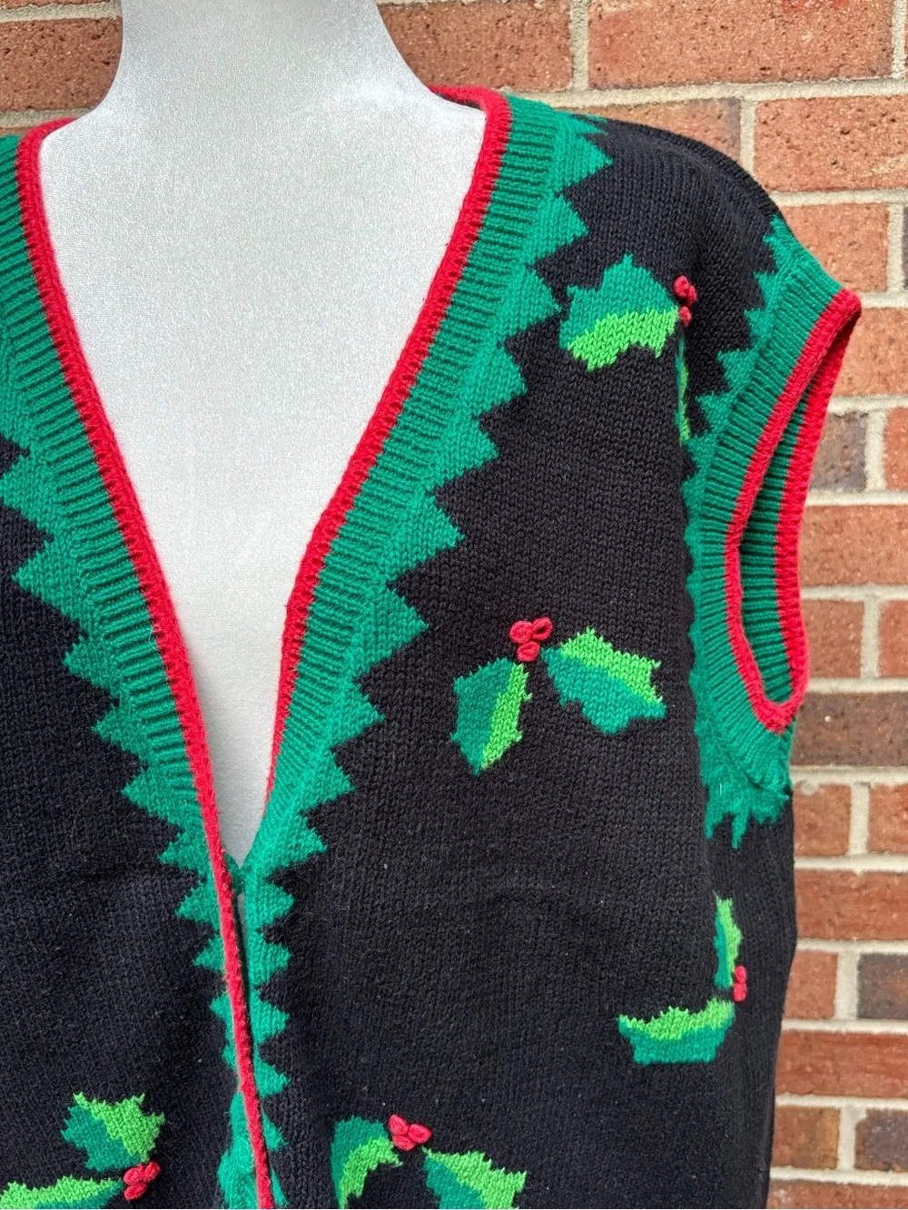 Vintage Bechamel Christmas Holly Sweater Vest Size 1X Black Red Green